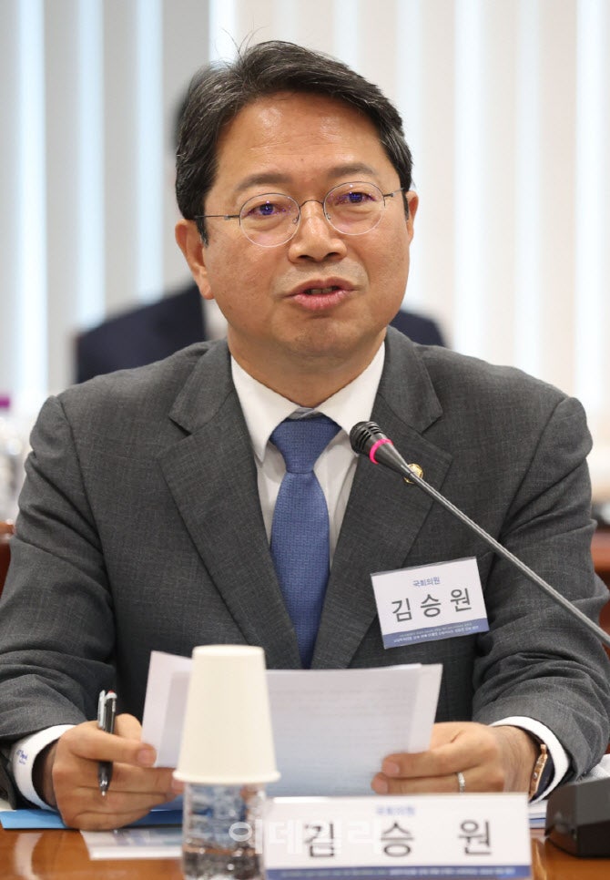 김승원 법무부 장관 후보자 기소유예 논란, 브로커 양씨는 누구인가요