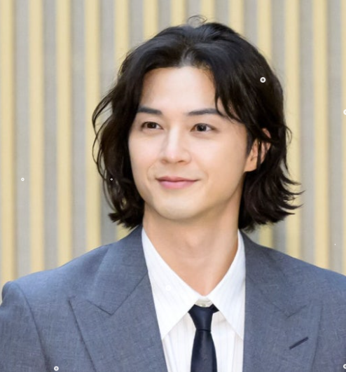 배우 김지훈 수능 상위 1% 성적으로 SKY 마다하고 아주대 선택한 실속 이유 (+장학금 혜택 총정....