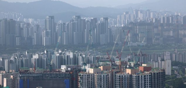 3억 빌린 사람 월 206만원 낸다?…5년 전 웃던 영끌족의 잔혹한 현실