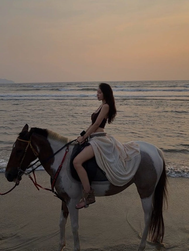 [이솔이 근황] 박성광 아내 이솔이 코타키나발루 여행, 비키니 복근부터 해변 승마까지!