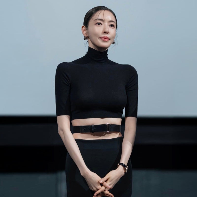 이해 어렵다는 최근 이다희 안전벨트 패션 스타일...
