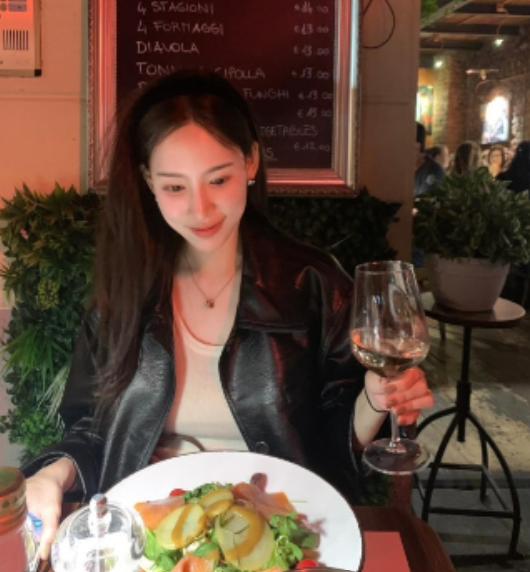 "선물 가격이 910만원..." 생일선물 하나로 금수저 제대로 인증한 이나연