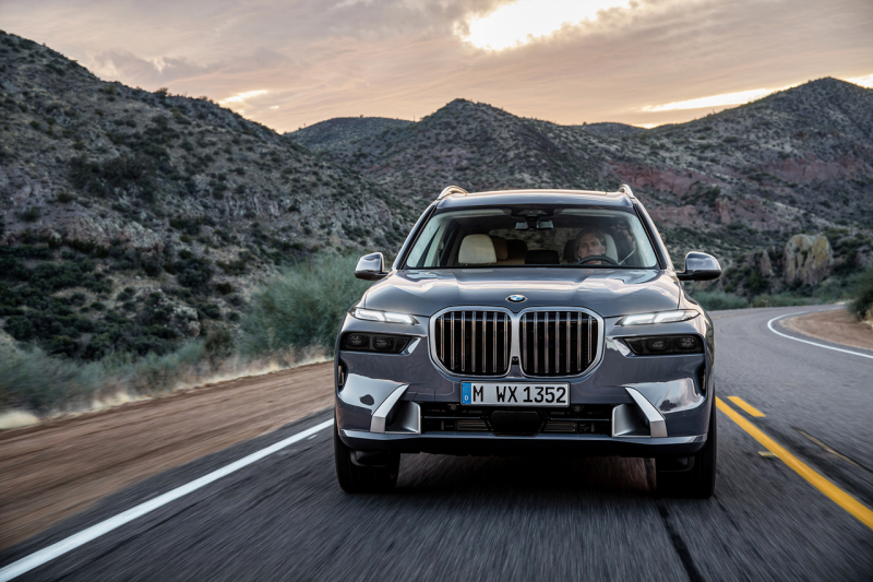 '애들 태우기 미안할 정도?' 2026 신형 BMW X7 페이스리프트 가격표 연비 정보 안 보면 후회함
