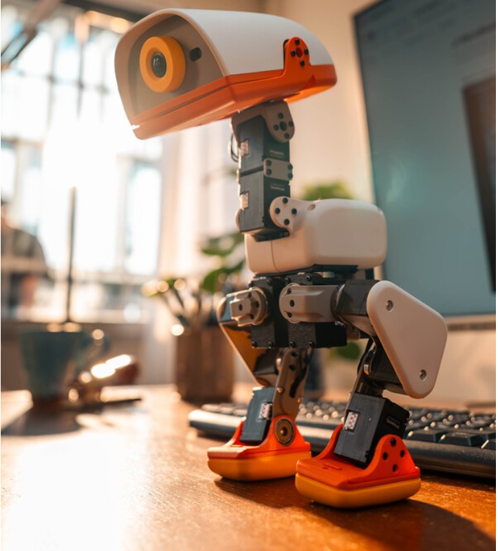 마이크로덕(Microduck), 넘어져도 스스로 일어나는 55만 원대 AI 로봇 오리가 나왔다!