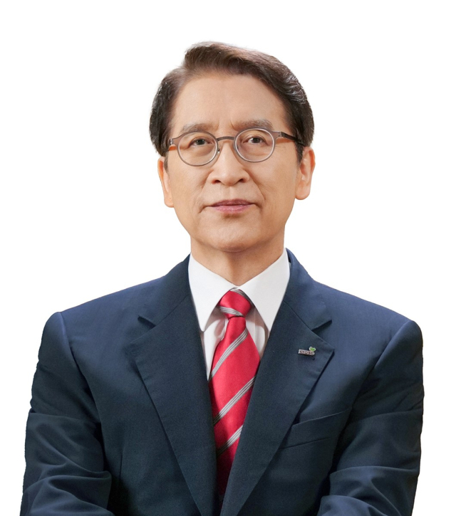 신창재 회장 경영권 방어에 9000억원 썼나… 교보생명, SBI저축은행 ‘고가 인수’ 논란