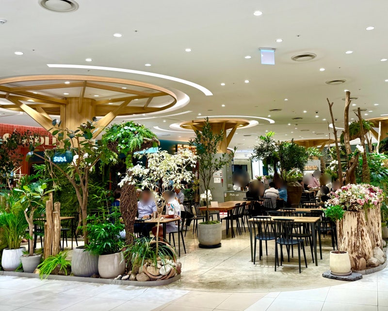 Susu Garden Cafe at Lotte Mall Suji: A Healing Cafe Like a Botanical Garden