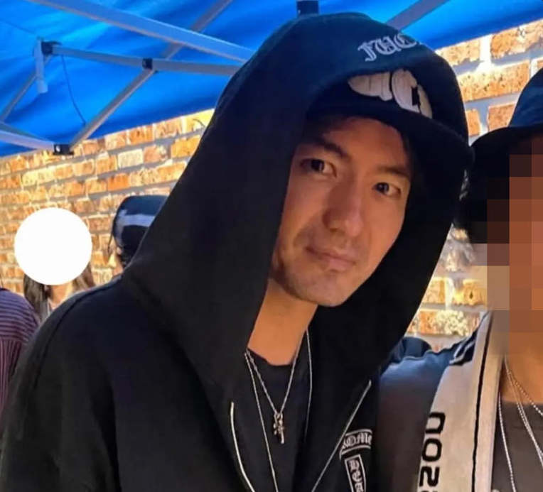 '내가 영포티?' 배우 이진욱, 천만원대 명품 휘감은 패션 근황, 과거 이슈