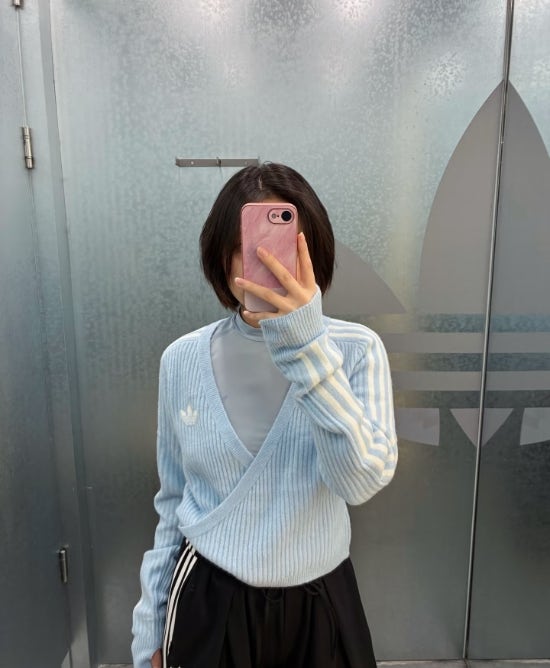 제니 아디다스 니트랩 가디건 품절 시작? 가을 코디로 딱
