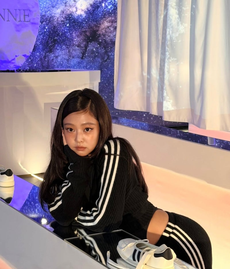 제니 아디다스 콜라보 미쳤다, 직접 디자인한 슈퍼스타 발레 뭐길래
