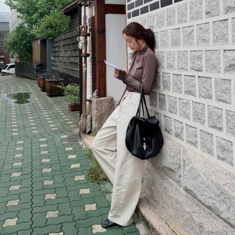 요즘 떠오르는 '어른 여자' 패션, 정려원 착장 정보 f. 디자이너 브랜드