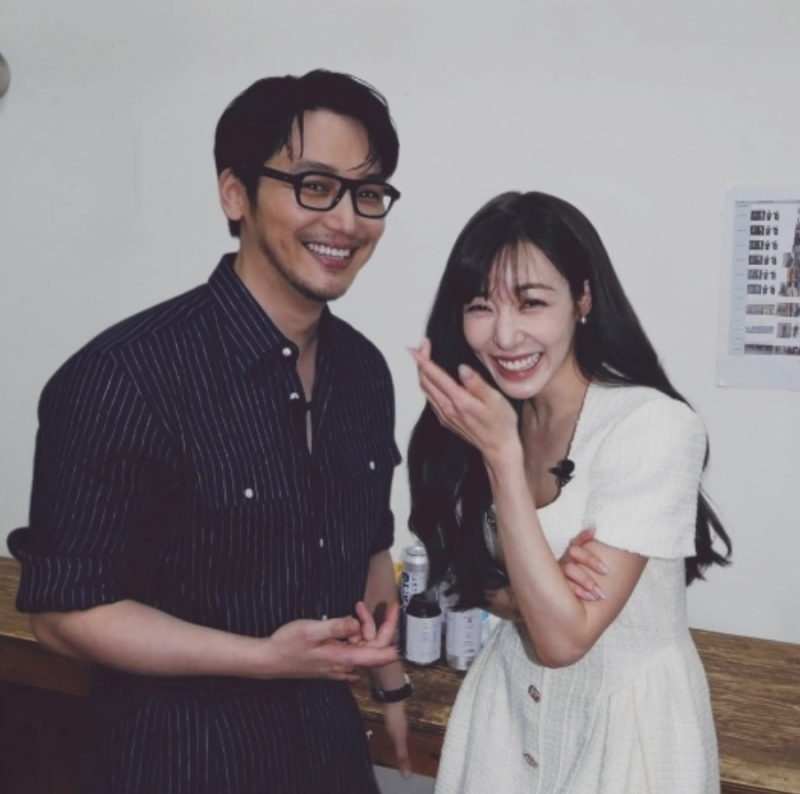 “10년 두려워한 비행기까지 탔다고?” 변요한이 티파니 영과 결혼한 결정적인 이유