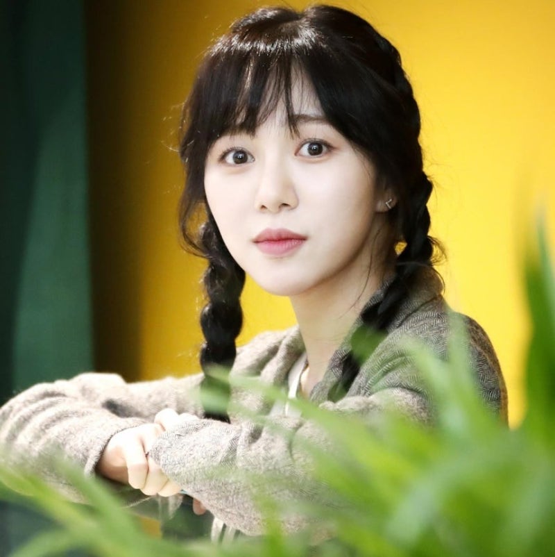 AOA 권민아 친언니 8억 횡령 주장하며 괴물 같다고 공개 비난, 왕따 화상 극단적 시도 허언증 ....