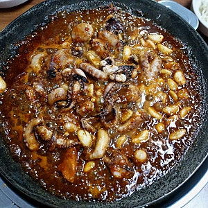 [용두동 맛집] 나정순할매쭈꾸미 - 서울 최고 전국 유일무이 중독성 쩌는 매운쭈꾸미볶음 (ft ....
