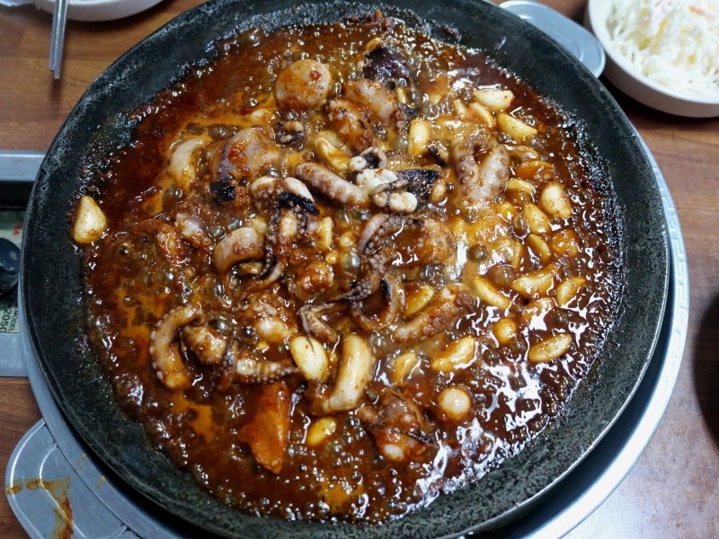 [용두동 맛집] 나정순할매쭈꾸미 - 서울 최고 전국 유일무이 중독성 쩌는 매운쭈꾸미볶음 (ft ....