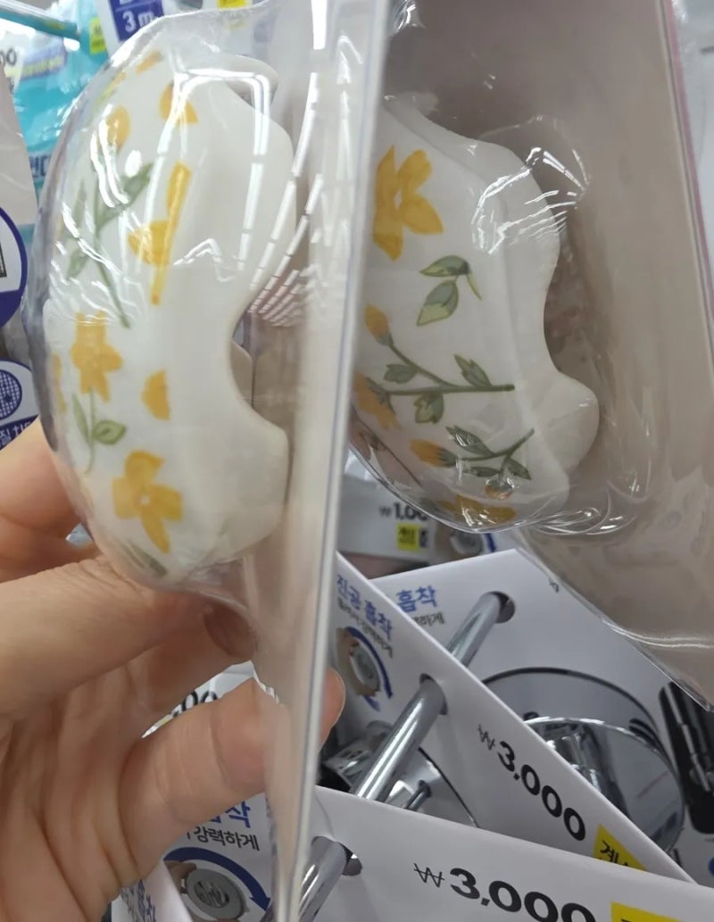 '별생각 없이 집었다고?' 다이소 천 원으로 가능한 실용템 3가지
