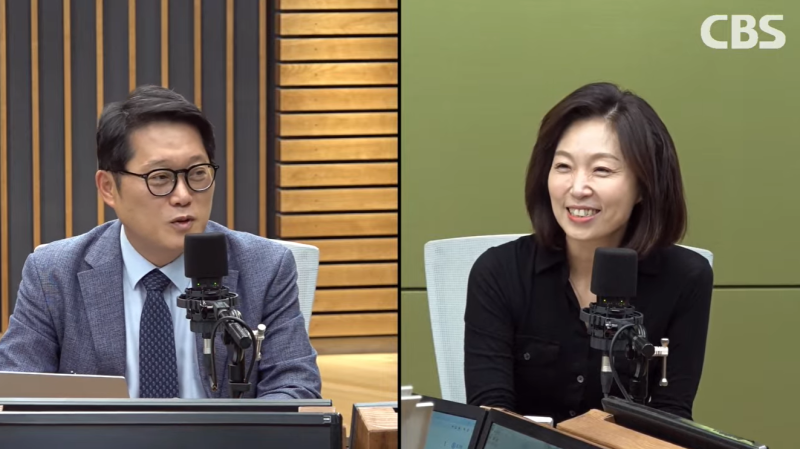 "17년 만에 뉴스쇼 내려놓고, 학원 맨 앞자리로 간 이유는.." 에 담긴 김현정....