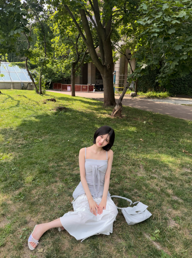 IVE Gaeul's Bob Style: Why Are Her Latest Daily Photos So Eye-Catching?