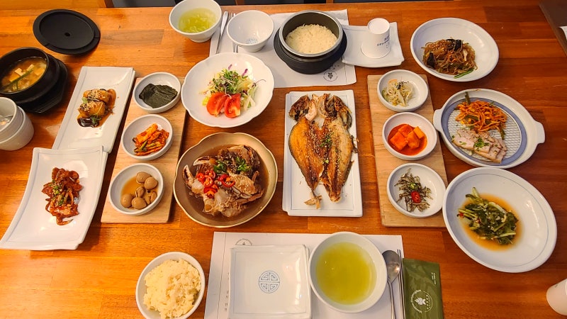 [세종한정식맛집] 만년한정담 본점 솔직 후기! 보리굴비&간장게장이 정갈한 세종시 한정식 ....