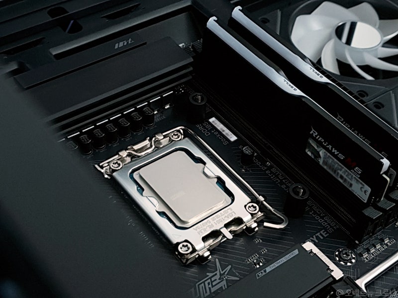 인텔 코어 울트라 PLUS CPU에 Z890 메인보드 추천 GIGABYTE Z890 AORUS ELITE WIFI7 PLUS