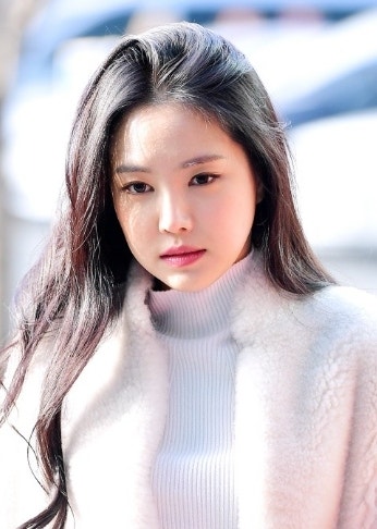 손나은 김부장 끝나자마자 차기작 확정, 궁에는 개꽃이 산다 안해원 된다