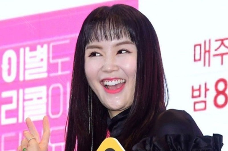 신기루 "황재균이 사귀자 했다"더니…'아는 형님' 스튜디오 초토화시킨 대리석 2장 폭로