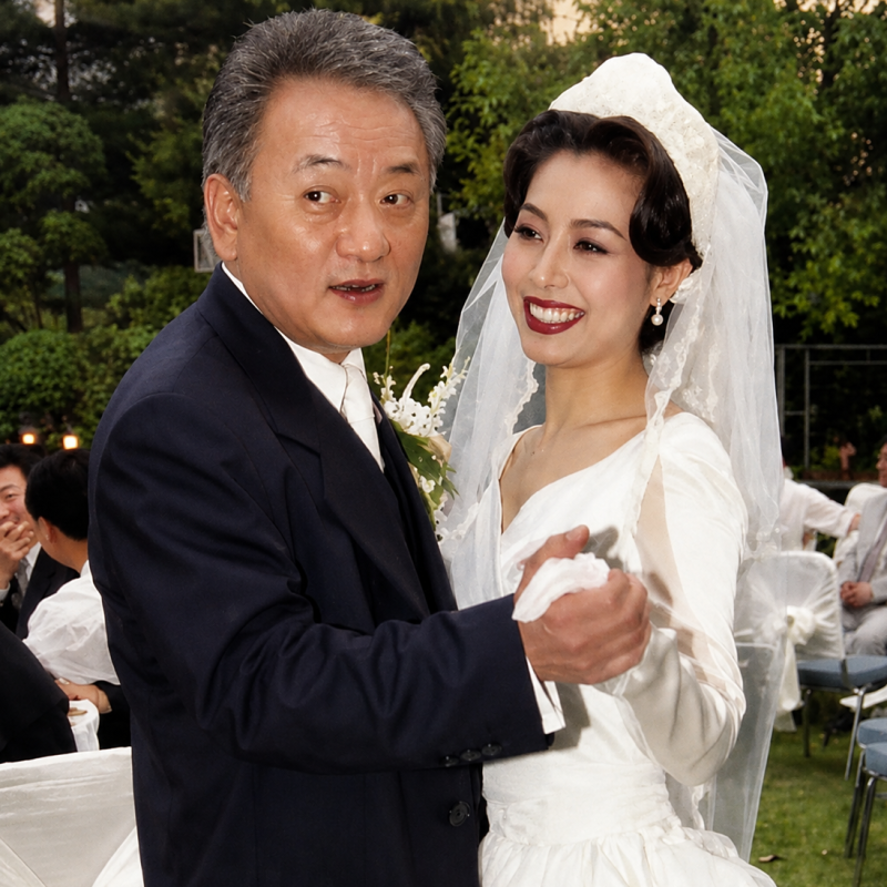 9살 연상과 결혼, "폐암 4기 투병까지 곁을 지켰다.." 31년째 함께 사는 63세 미녀 배우 리즈 시....