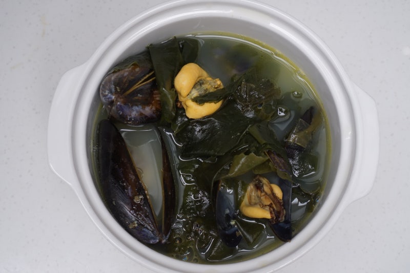 홍합 미역국 끓이는법 고기없이 맛있는 들기름 미역국 레시피