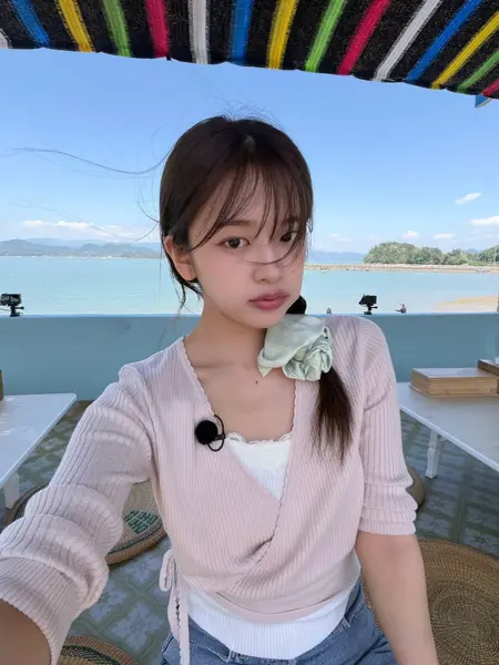 안유진 가디건 5만원대, 펜디 엠버서더가 카인다미를 입은 이유 따져봤다