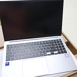 삼성 갤럭시북5 NT750XHW-A51A 후기, 남편에게 선물받은 노트북 언박싱
