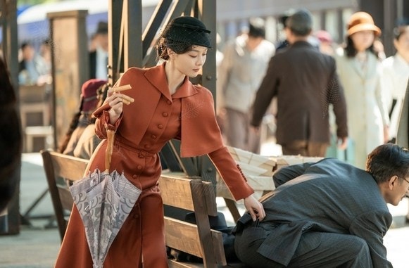 김유정 드라마 때문? 하영 친일 논란, 하필 지금 소환된 결정적 이유