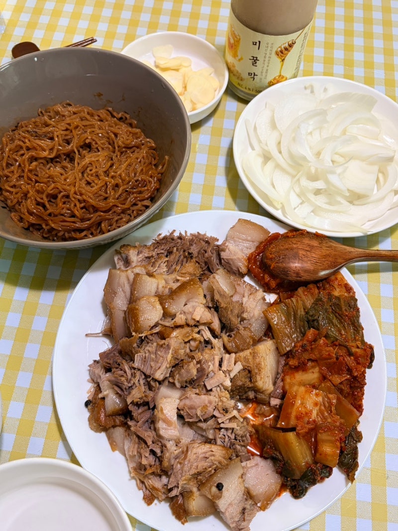 압력밥솥으로 간단하게 수육삶는법