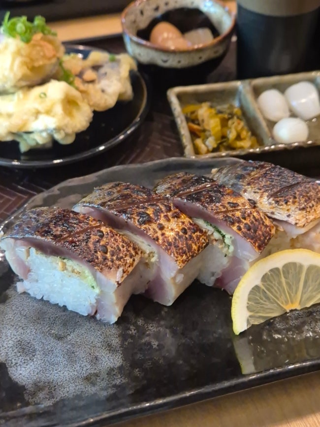 공덕 경의선숲길 맛집 사랑과평화 고등어봉초밥정식 이자카야