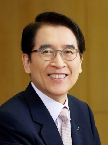 독립운동 후원 창업주 2세 신창재…교보생명, 日 SBI에 9001억 내고 이익 30% 택해
