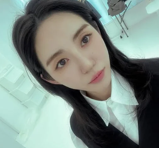 권민아 친언니 횡령 폭로 “엄마·지인 돈까지 7~8억”…법적 대응 예고