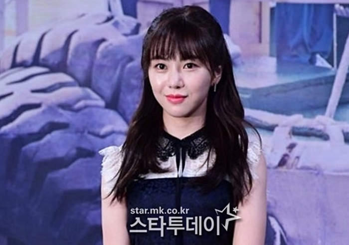 <b>권민아</b>, <b>친언니</b>와 금전 갈등 주장…사과 없으면 법적 대응 예고