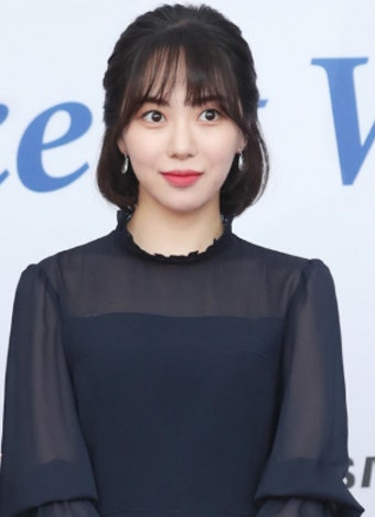 <b>권민아</b>, 또 폭로 '<b>친언니</b> 7~8억 <b>횡령</b>·엄마 허위사실 유포' 카카오톡 ....