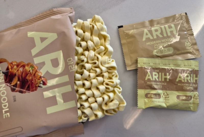 방탄 x 팔도 콜라보 l 아리 ARIH 간장버터 솔직 후기