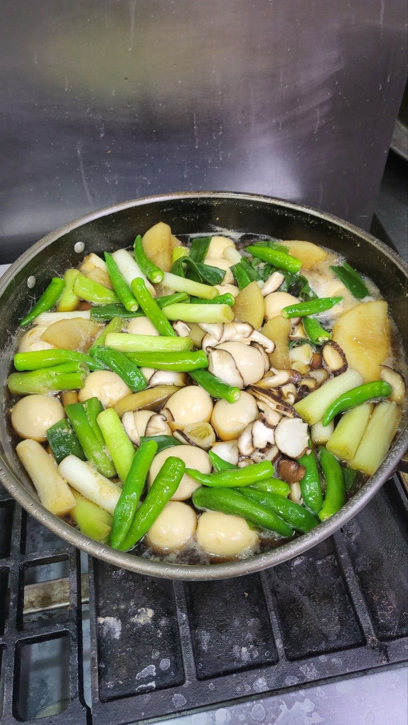 유튜브에서 난리 난 계란장조림 황금레시피! 야채까지 맛있게 먹는 달걀장조림 만드는 법