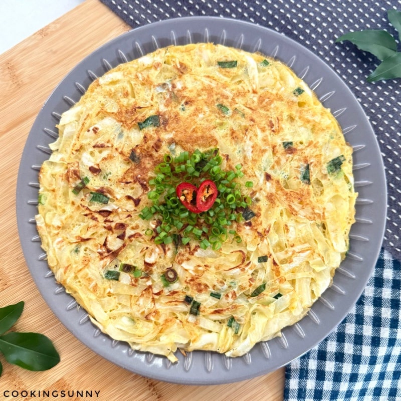 초간단! 고소해서 정말 맛있고 살 찔 걱정없는 노밀가루 양배추 계란전 만들기 다이어트식단....