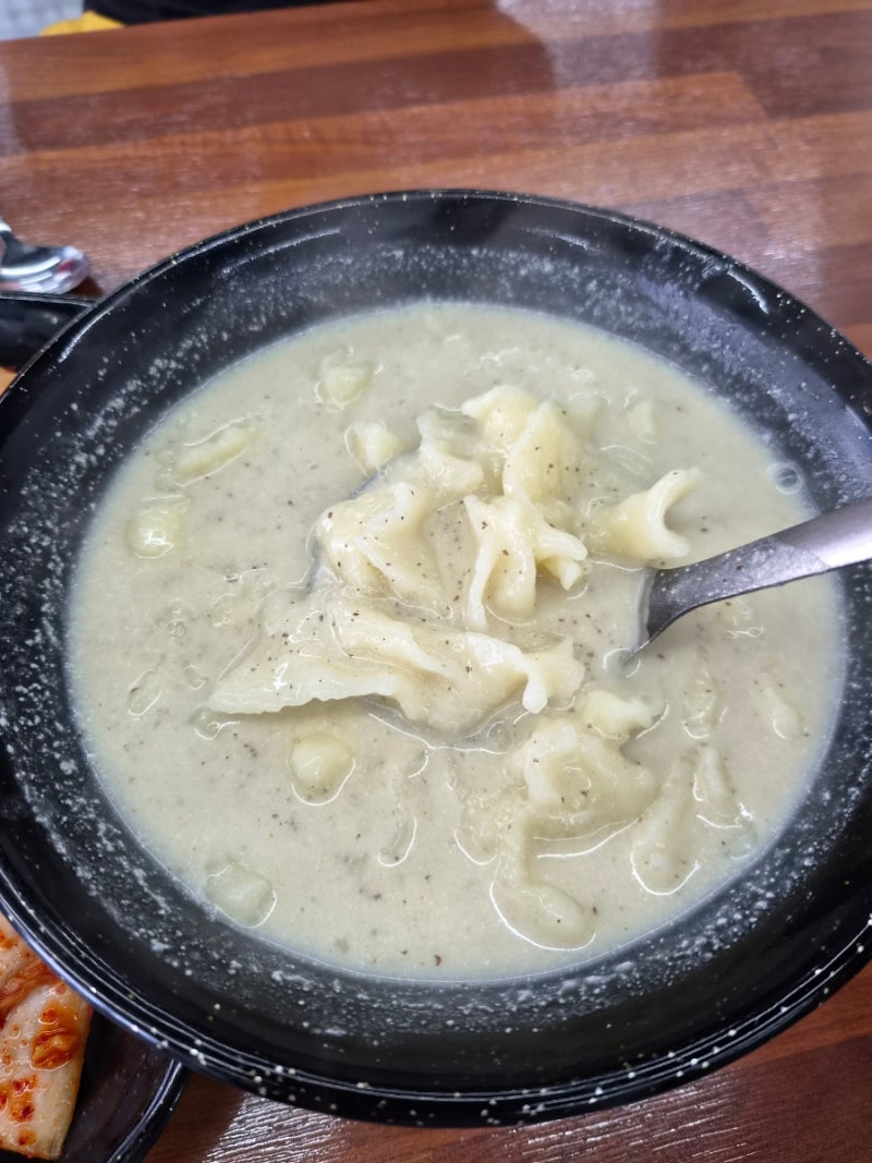 세종 대평동 블루리본 받은 21년 전통 손수제비 맛집 윤가네들깨수제비보쌈