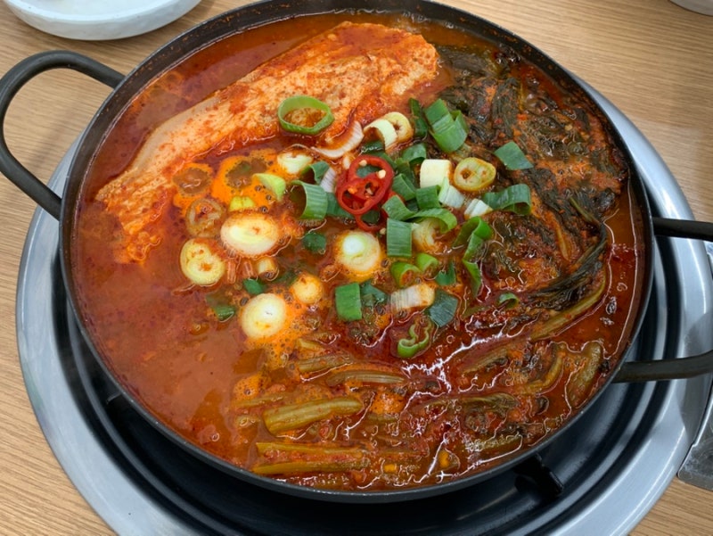 여수 여행 맛집 추천ㅣ갓김치로 만든 이색 찌개 윤심이네 실비집 갓돈찌개 내돈내산 후기