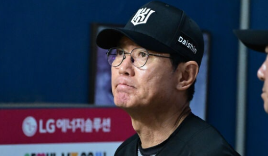 KT 삼성 1위 경쟁, 이강철 감독이 “삼성이 불리하다” 계산한 진짜 이유