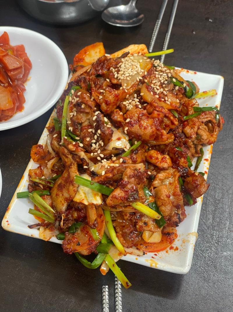 우장산역 맛집 '충북식당' - 고등학생 때부터 유명했던 강서구 백반집 제육볶음 오징어볶음 ....