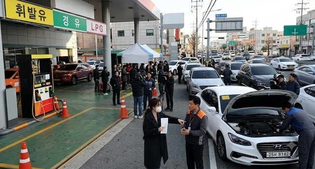 주유 한 번에 수리비 천만원?…부산 주유소 180대 집단 혼유 사고, 보상 기준 놓고 갈등