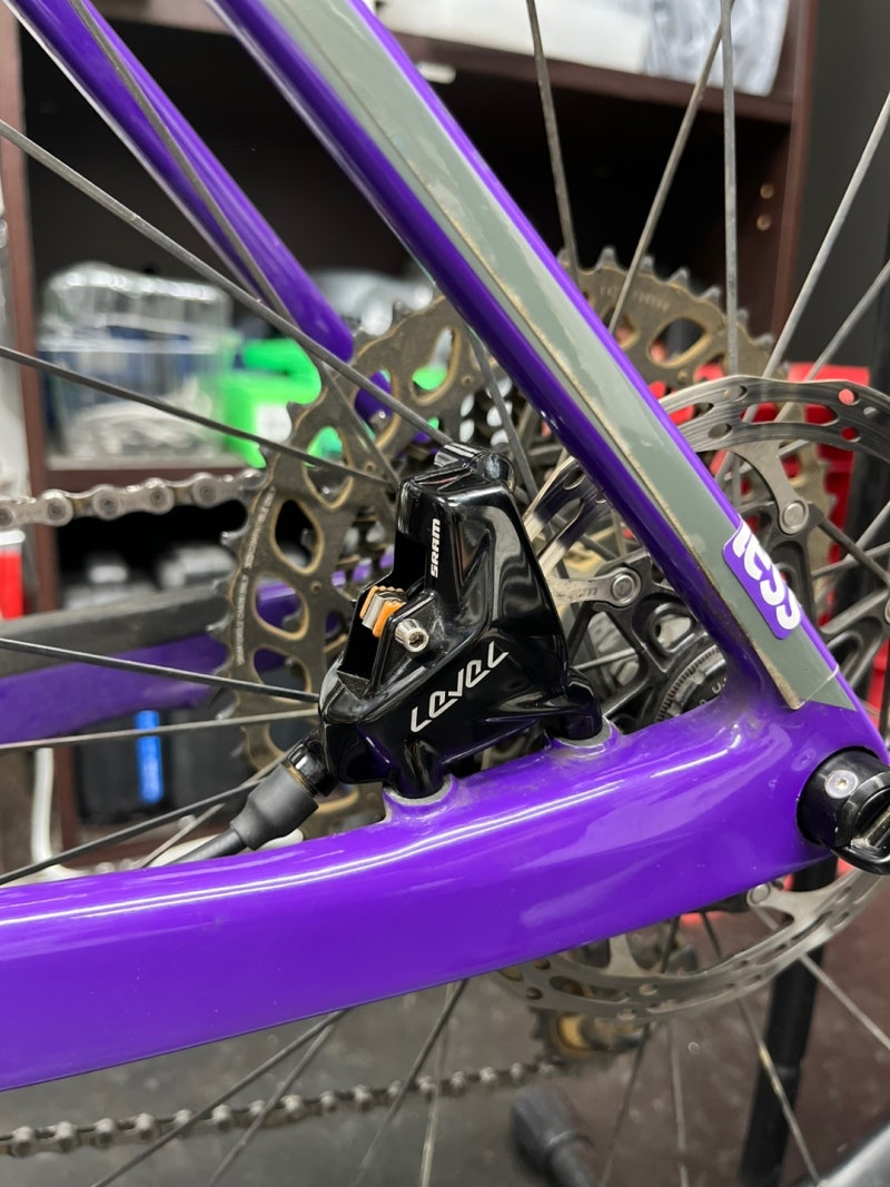 캐년 MTB 자전거 브레이크 수리 작업