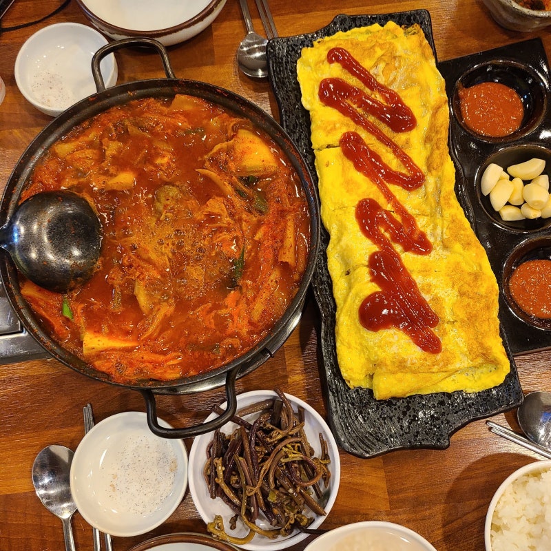 천안 두정동 꼬들살 전문점 장군, 김치찌개와 특수부위의 깊은 맛