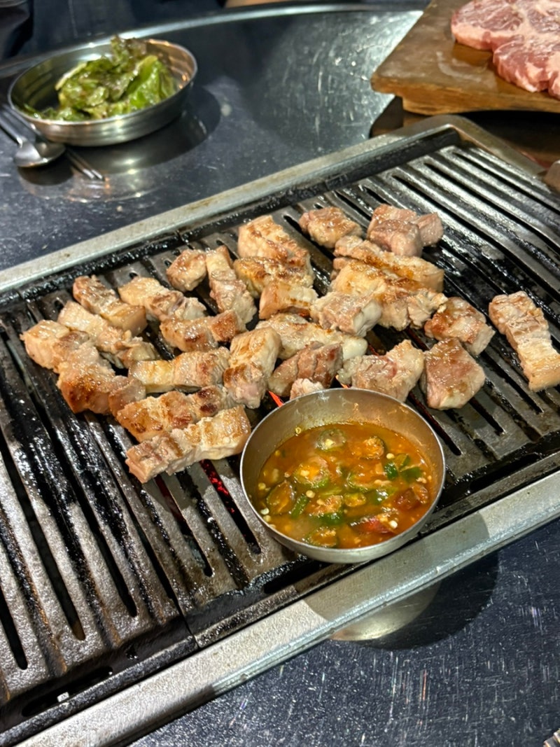진주야장고기집:: 분위기 좋고 두툼한 고기에 맛은 더 좋은 '양철드럼통' 예약방법/솔직후기