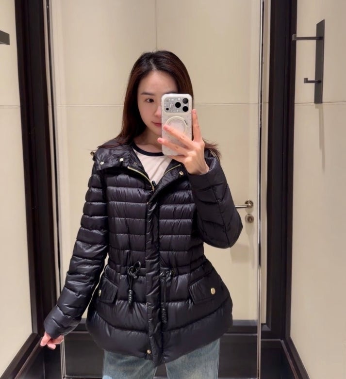 몽클레어 경량패딩 여성 패딩 자켓 실물 후기 | 블랙 숏패딩 허리 스트링 금장 버튼 착샷 & 사....