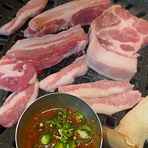 함양 맛집 지리산 흑돼지 고기집 바우석쇠 오겹살 특수부위
