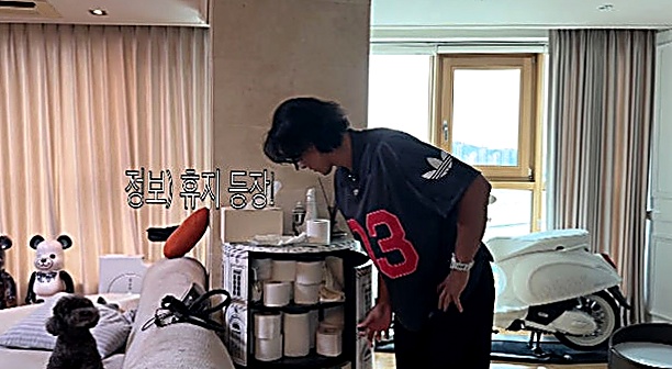 화려함 뒤에 숨겨진 엉뚱한 반전 일상 <b>황재균 한강뷰 집</b>+<b>전기료</b> 150....